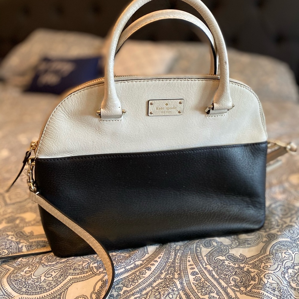 Black and white leather Kate spade purse - Picture 14 of 15
